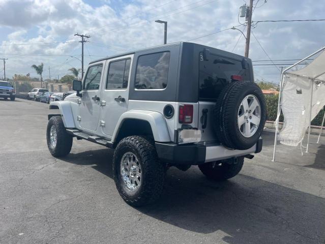 1J4GA59188L553343 - 2008 JEEP WRANGLER U SAHARA SILVER photo 3