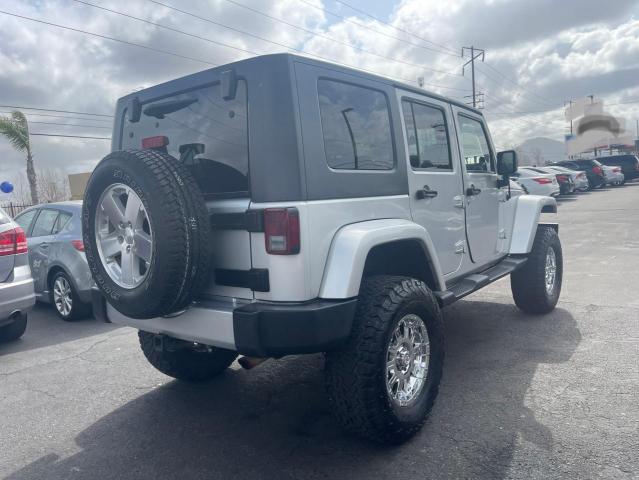 1J4GA59188L553343 - 2008 JEEP WRANGLER U SAHARA SILVER photo 4