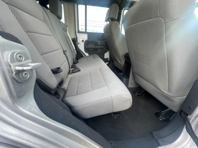 1J4GA59188L553343 - 2008 JEEP WRANGLER U SAHARA SILVER photo 6