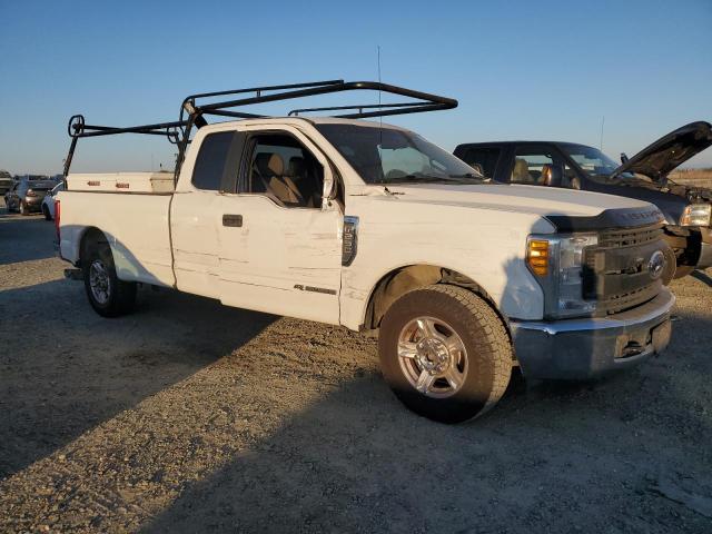 1FT7X2ATXHEE73935 - 2017 FORD F250 SUPER DUTY WHITE photo 4