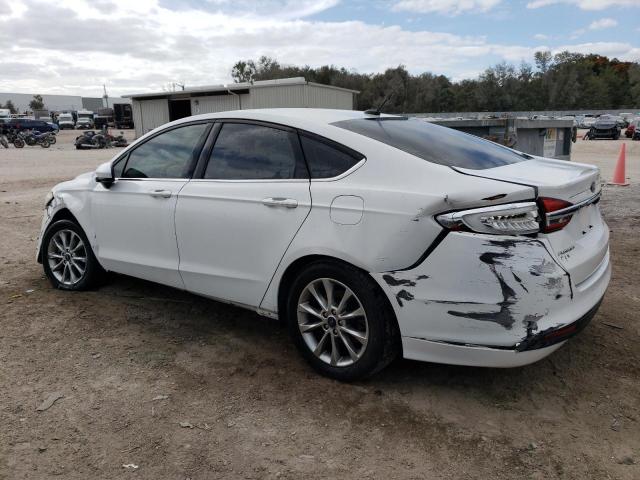 3FA6P0H7XHR403136 - 2017 FORD FUSION SE WHITE photo 2