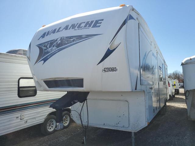 4YDF34020CE760010 - 2012 KEYSTONE AVALANCHE თეთრი ფოტო 2