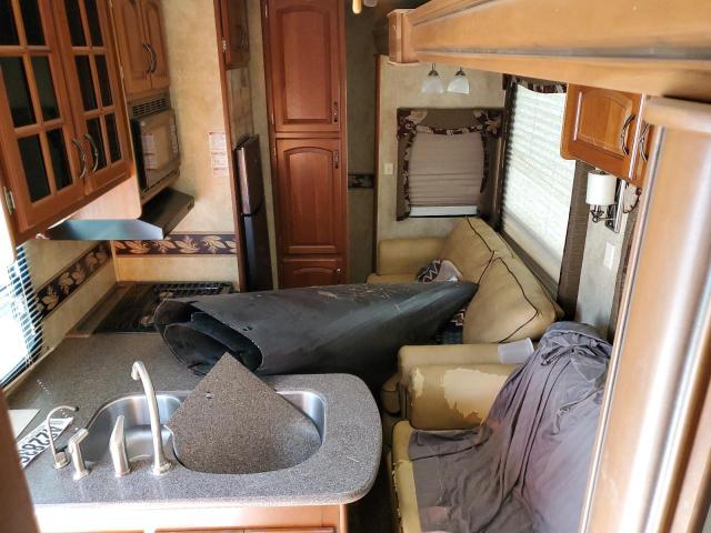 4YDF34020CE760010 - 2012 KEYSTONE AVALANCHE თეთრი ფოტო 6