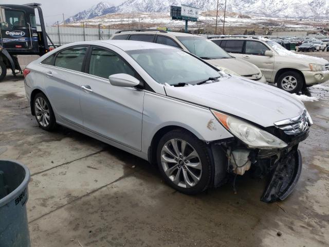 5NPEC4AC8DH633139 - 2013 HYUNDAI SONATA SE SILVER photo 4