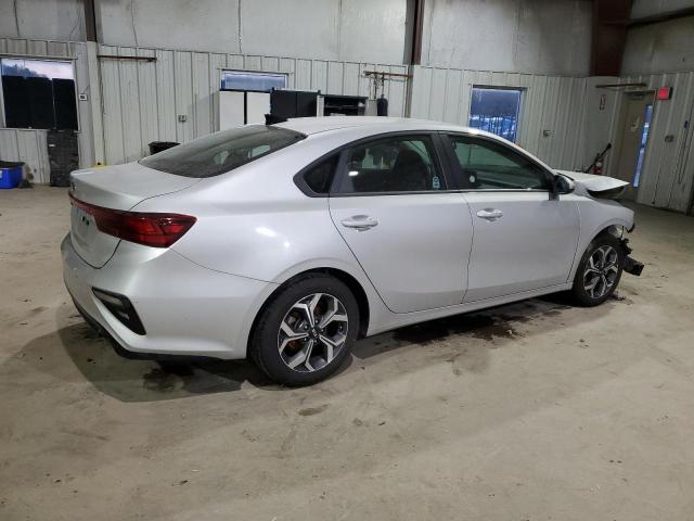 3KPF24AD7ME335038 - 2021 KIA FORTE FE SILVER photo 3