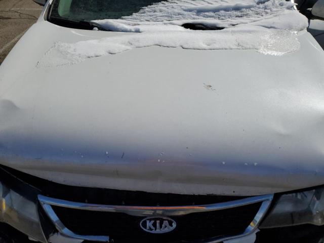 KNAFU4A20D5719079 - 2013 KIA FORTE EX WHITE photo 11