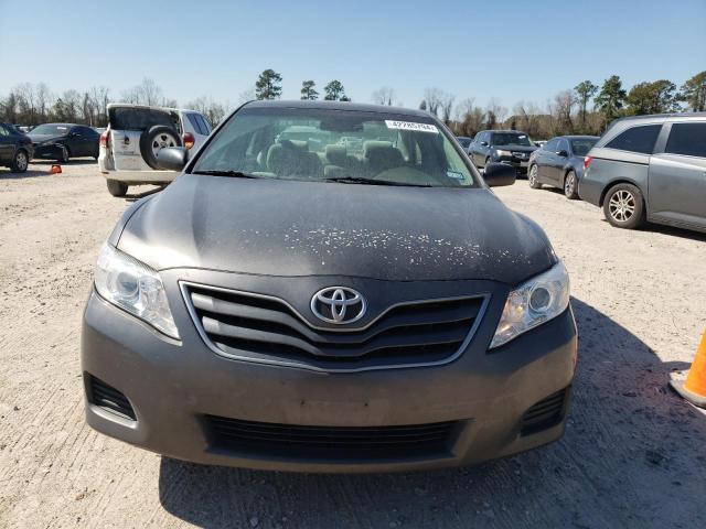 4T4BF3EK3BR159708 - 2011 TOYOTA CAMRY BASE CHARCOAL photo 5