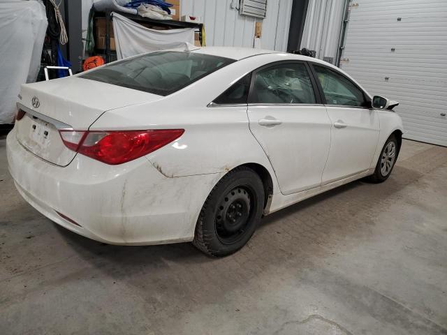 5NPEB4AC8DH598623 - 2013 HYUNDAI SONATA GLS WHITE photo 3