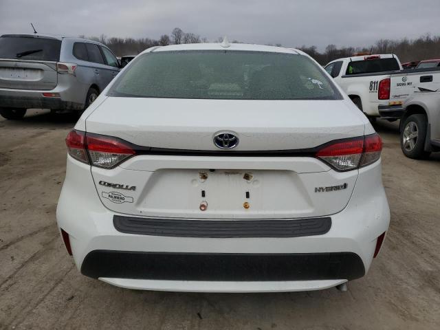 JTDEAMDE9MJ010669 - 2021 TOYOTA COROLLA LE WHITE photo 6