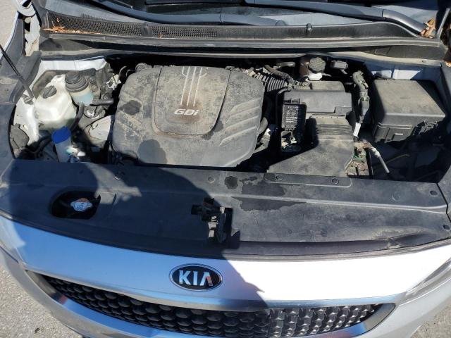 KNDMA5C12H6261168 - 2017 KIA SEDONA L SILVER photo 12