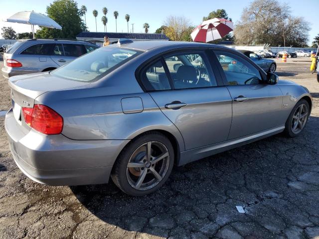 WBAPK73569A452385 - 2009 BMW 328 XI GRAY photo 3