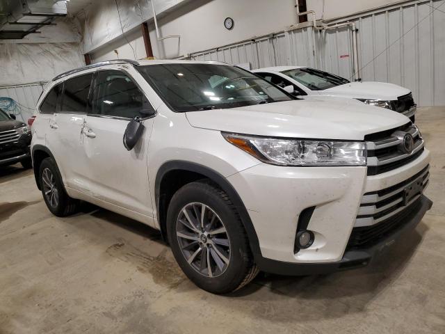 5TDJZRFH6HS431723 - 2017 TOYOTA HIGHLANDER SE WHITE photo 4