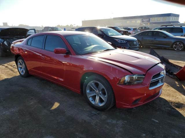 2C3CDXBG1DH516426 - 2013 DODGE CHARGER SE RED photo 4