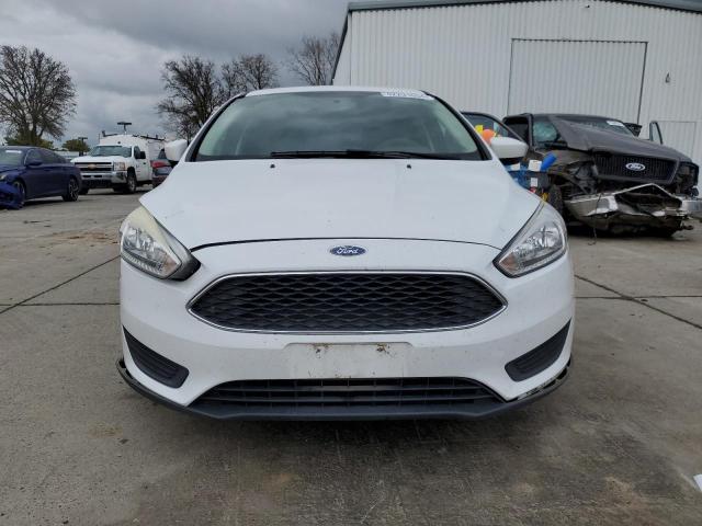 1FADP3K21JL313657 - 2018 FORD FOCUS SE WHITE photo 5