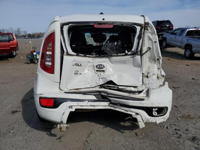 KNDJT2A60D7585153 - 2013 KIA SOUL + WHITE photo 6