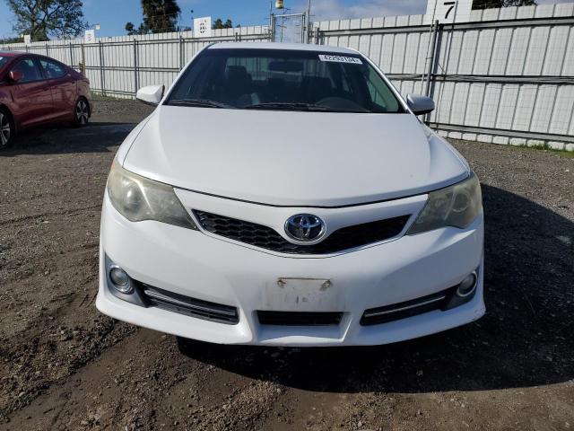 4T1BF1FK9CU601194 - 2012 TOYOTA CAMRY BASE WHITE photo 5