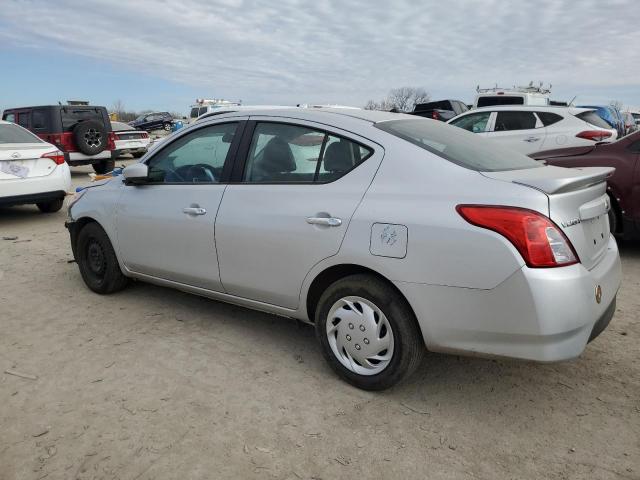 3N1CN7AP5JL836414 - 2018 NISSAN VERSA S GRAY photo 2