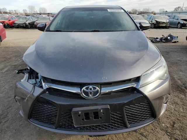 4T1BF1FK8HU293684 - 2017 TOYOTA CAMRY LE GRAY photo 5