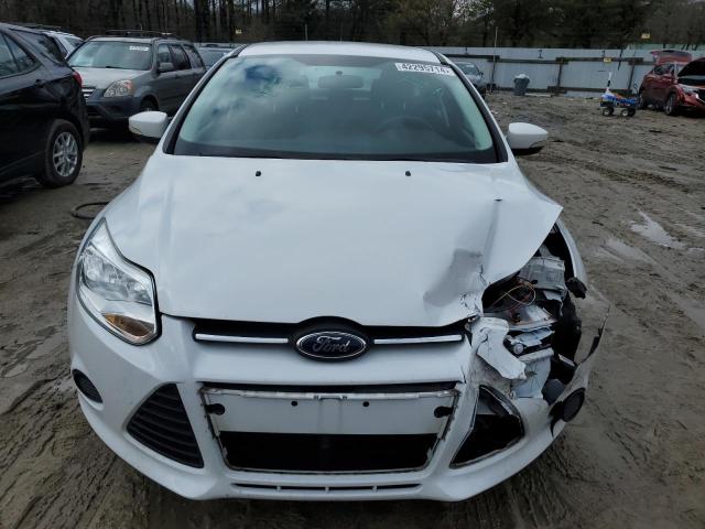 1FADP3K29DL215870 - 2013 FORD FOCUS SE WHITE photo 5