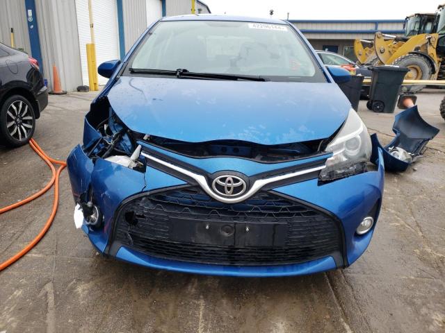 VNKKTUD34FA021391 - 2015 TOYOTA YARIS BLUE photo 5