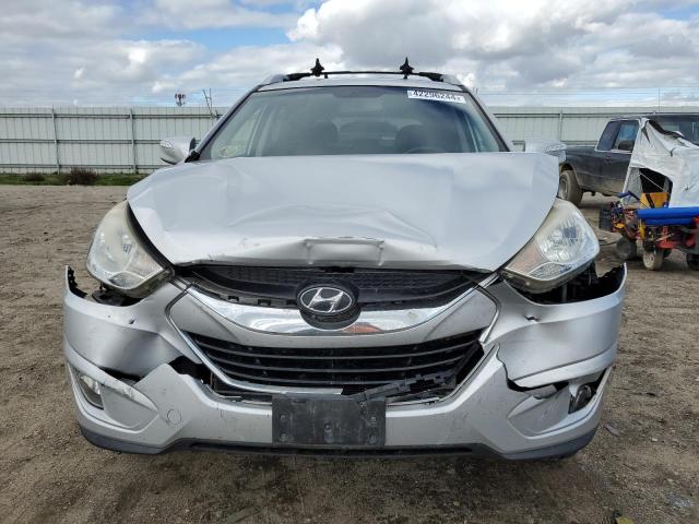 KM8JUCAC2CU420922 - 2012 HYUNDAI TUCSON GLS SILVER photo 5