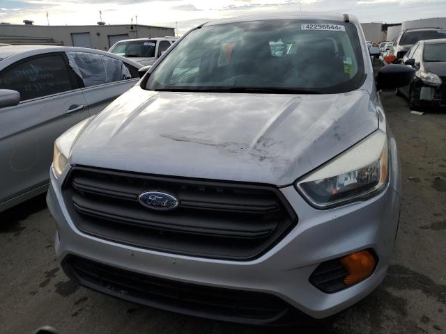 1FMCU0F71HUD23091 - 2017 FORD ESCAPE S SILVER photo 5