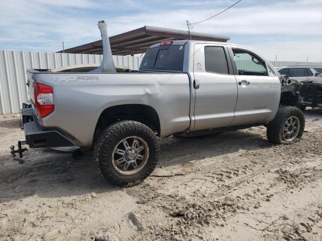 5TFUW5F19GX560405 - 2016 TOYOTA TUNDRA DOUBLE CAB SR/SR5 SILVER photo 3