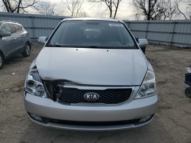 KNDMG4C72E6577470 - 2014 KIA SEDONA LX SILVER photo 5