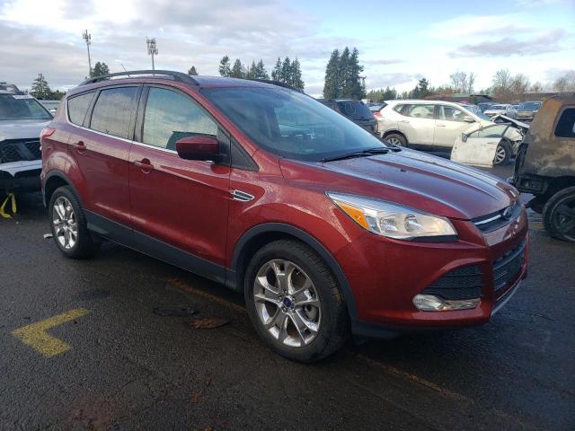 1FMCU9G97FUC26995 - 2015 FORD ESCAPE SE RED photo 4