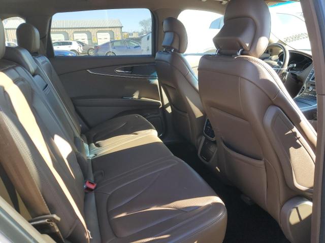 2LMTJ8LR5GBL46198 - 2016 LINCOLN MKX RESERVE WHITE photo 11