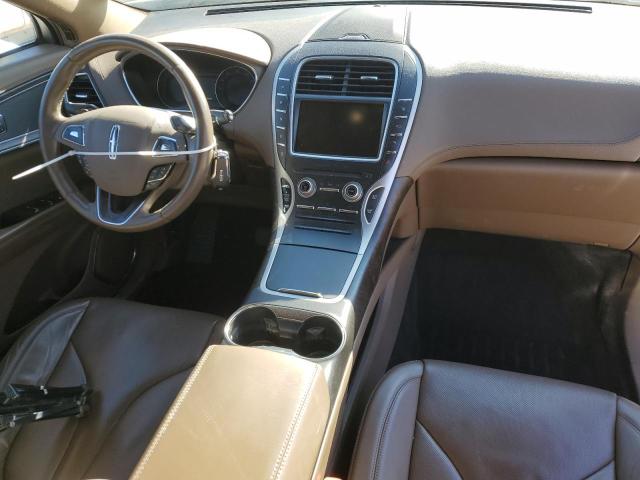 2LMTJ8LR5GBL46198 - 2016 LINCOLN MKX RESERVE WHITE photo 8