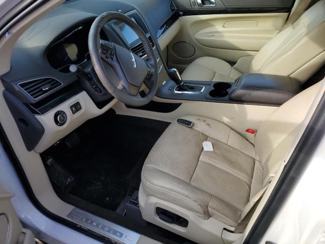 2LMHJ5AT9KBL02796 - 2019 LINCOLN MKT WHITE photo 7