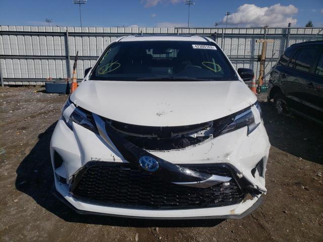 5TDXRKECXNS080768 - 2022 TOYOTA SIENNA XSE WHITE photo 5