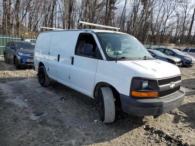 1GCGG25CX81154701 - 2008 CHEVROLET EXPRESS G2 WHITE photo 4