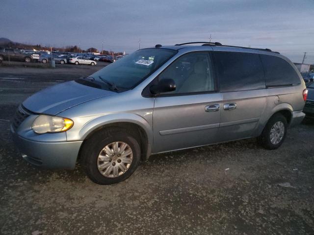 2005 CHRYSLER TOWN & COU LX, 