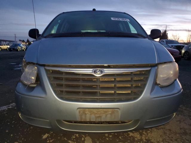 2C4GP44R25R597773 - 2005 CHRYSLER TOWN & COU LX SILVER photo 5