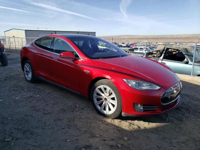 5YJSA1H25FF095974 - 2015 TESLA MODEL S 85D RED photo 4