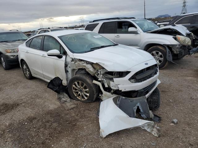 3FA6P0G72HR201425 - 2017 FORD FUSION S WHITE photo 4