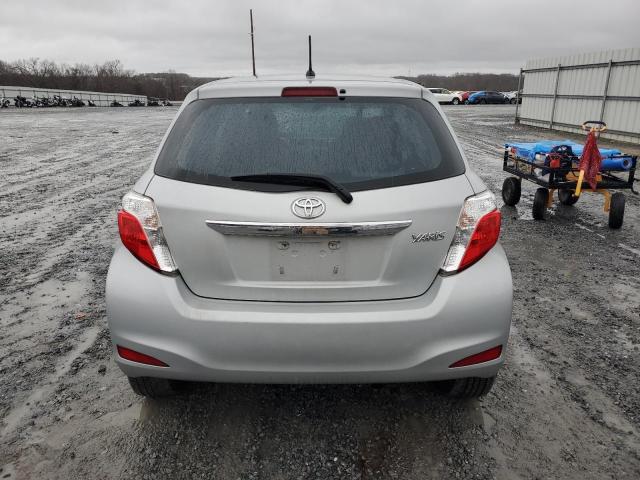 JTDJTUD39CD513624 - 2012 TOYOTA YARIS SILVER photo 6