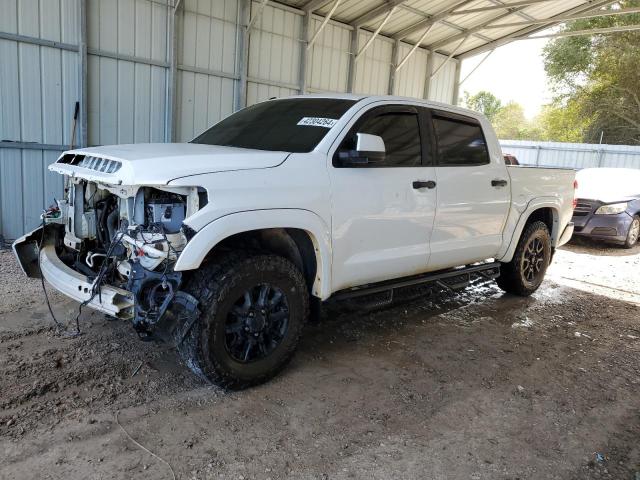 5TFDW5F15HX635442 - 2017 TOYOTA TUNDRA CREWMAX SR5 WHITE photo 1