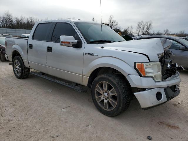 1FTFW1CF6EKE50388 - 2014 FORD F150 SUPERCREW SILVER photo 4