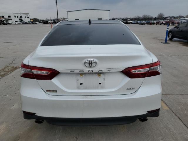 4T1FZ1AK7LU036833 - 2020 TOYOTA CAMRY XLE WHITE photo 6