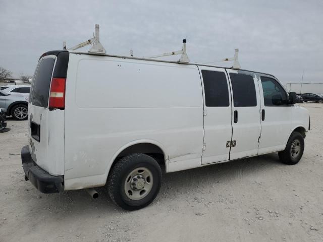 1GCHG39K181117242 - 2008 CHEVROLET EXPRESS G3 WHITE photo 3