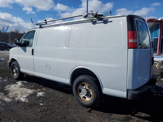 1GCZGFBA4A1176329 - 2010 CHEVROLET EXPRESS G2 WHITE photo 2