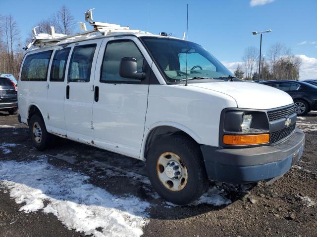 1GCZGFBA4A1176329 - 2010 CHEVROLET EXPRESS G2 WHITE photo 4