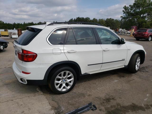 5UXZV4C53D0E14498 - 2013 BMW X5 XDRIVE35I WHITE photo 3