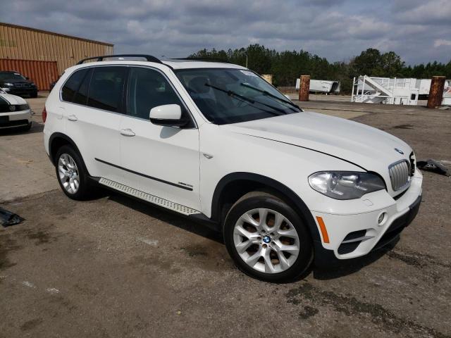 5UXZV4C53D0E14498 - 2013 BMW X5 XDRIVE35I WHITE photo 4