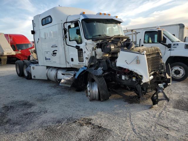 1M1AW21Y5GM011694 - 2016 MACK 600 CXU600 WHITE photo 4