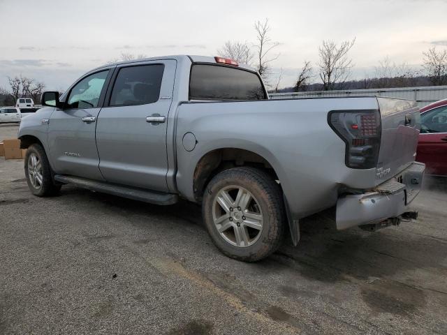 5TFHY5F15AX096936 - 2010 TOYOTA TUNDRA CREWMAX LIMITED SILVER photo 2