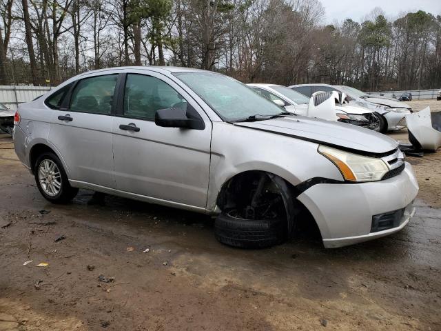 1FAHP35N99W232892 - 2009 FORD FOCUS SE SILVER photo 4